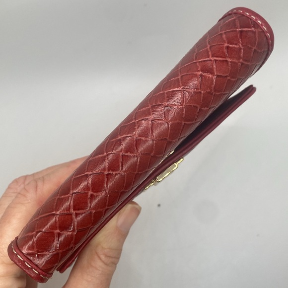 Lis Claiborne Burgundy faux basket weave Tri Fold Wallet NWOT - Picture 8 of 12